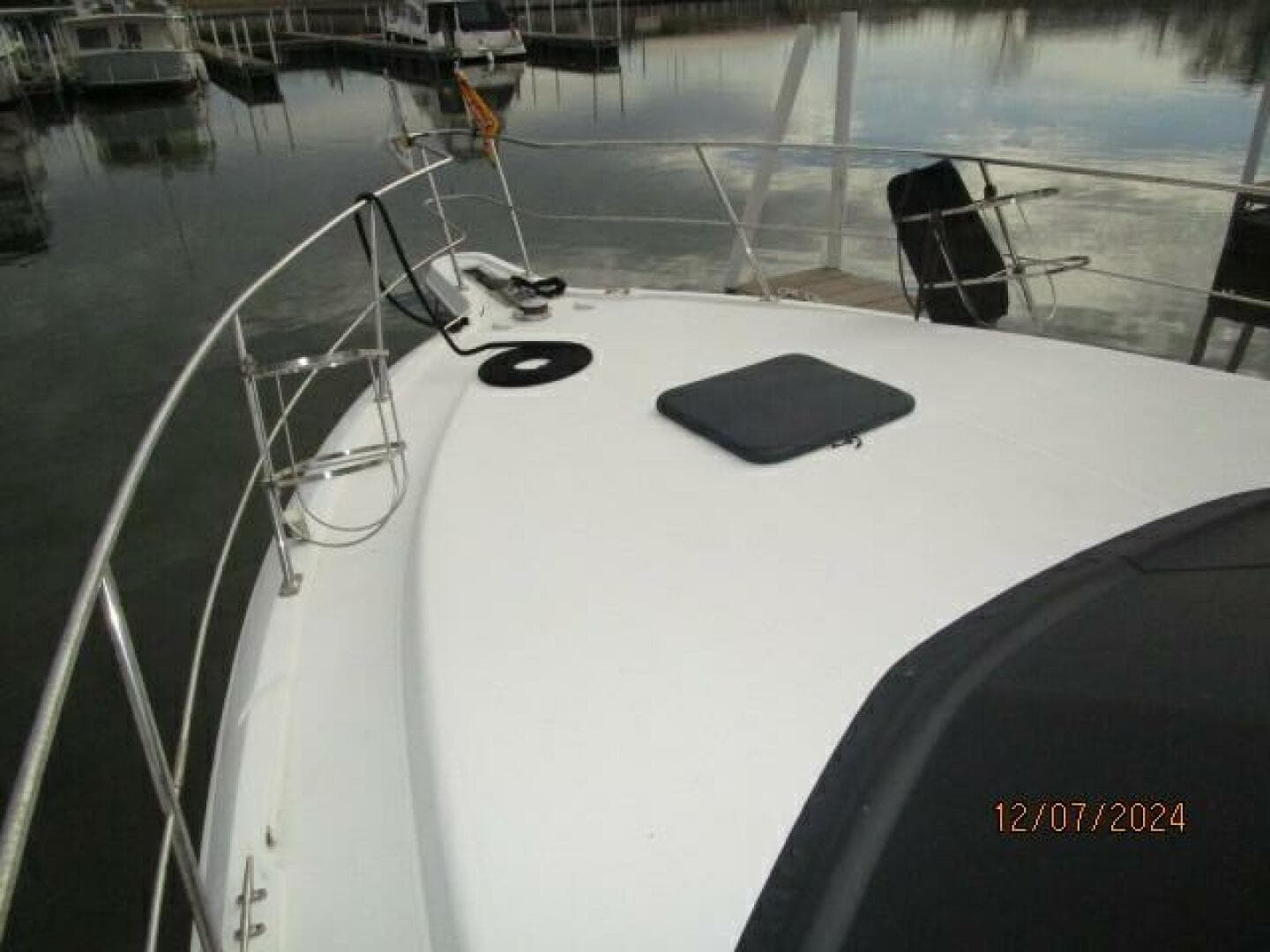 40' Carver foredeck1