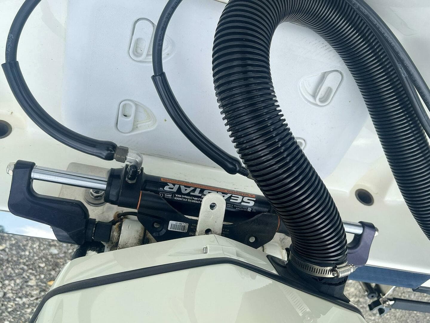 2018 Larson FX 1850 DC