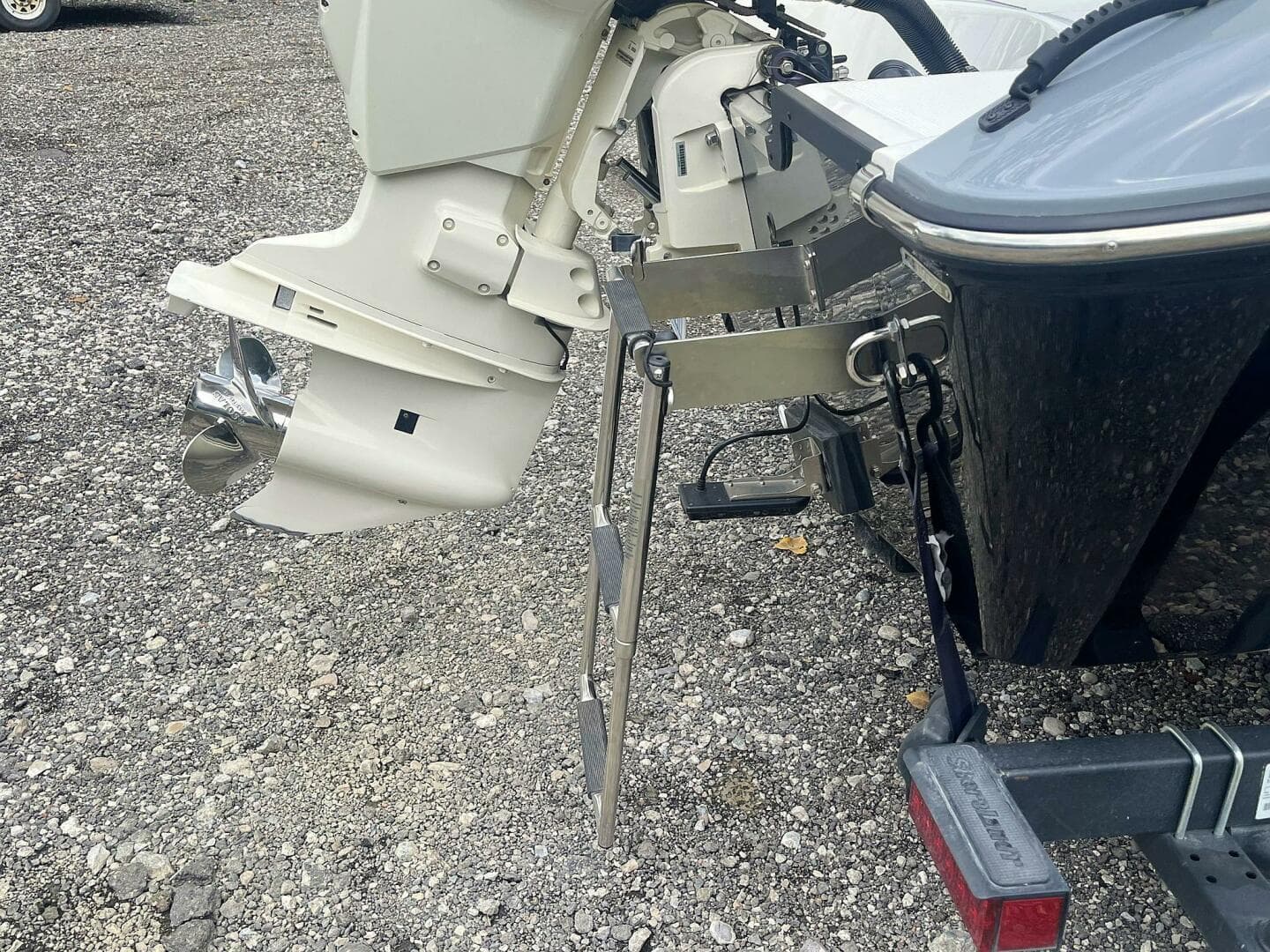 2018 Larson FX 1850 DC