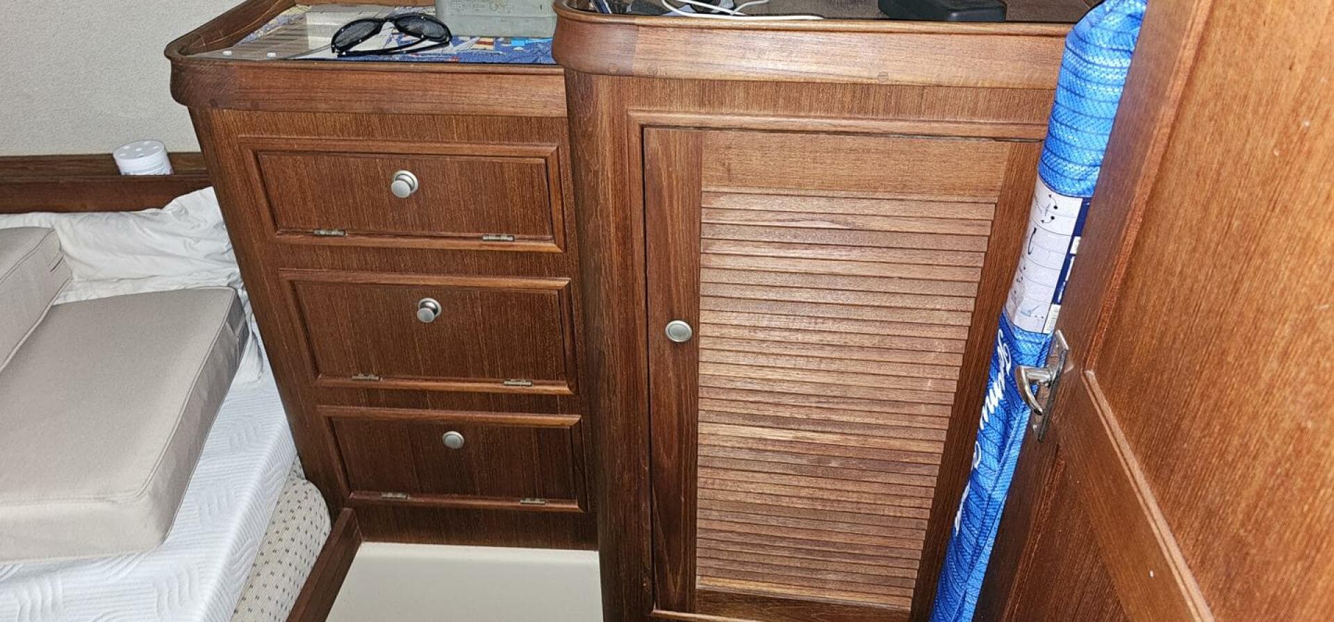 2000 Island Packet 350