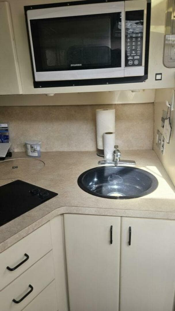 1990 Trojan 11M Express