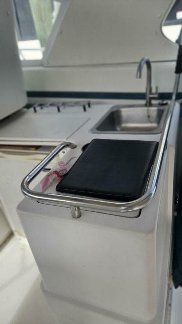 1990 Trojan 11M Express