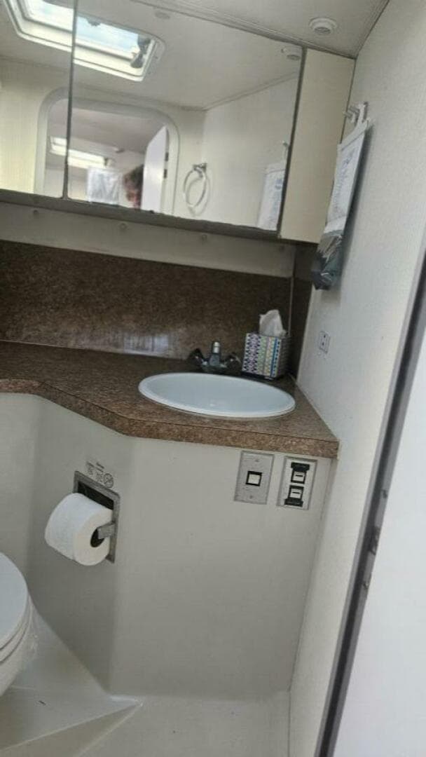 1990 Trojan 11M Express