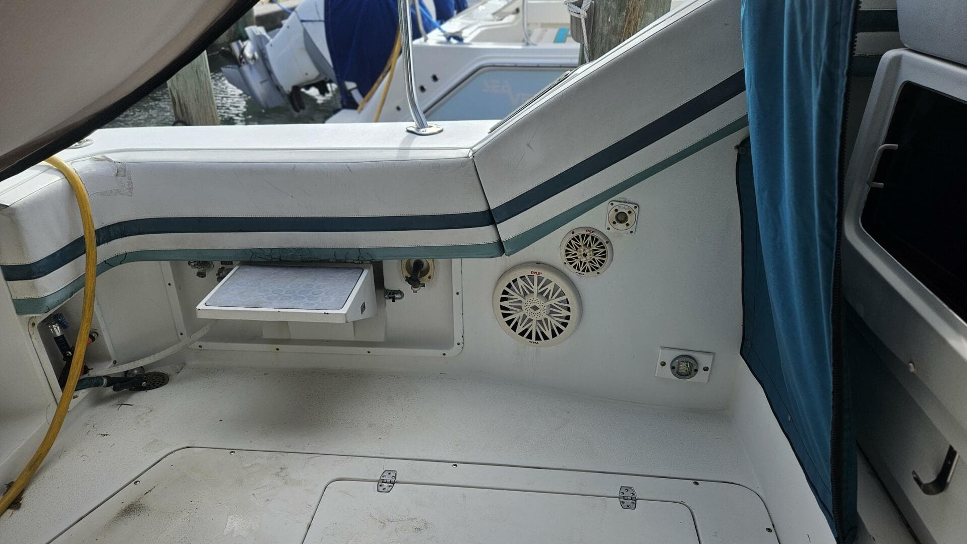 1990 Trojan 11M Express