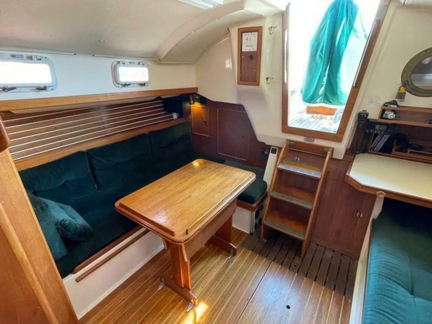 1986 Hinterhoeller Nonsuch 30 Ultra