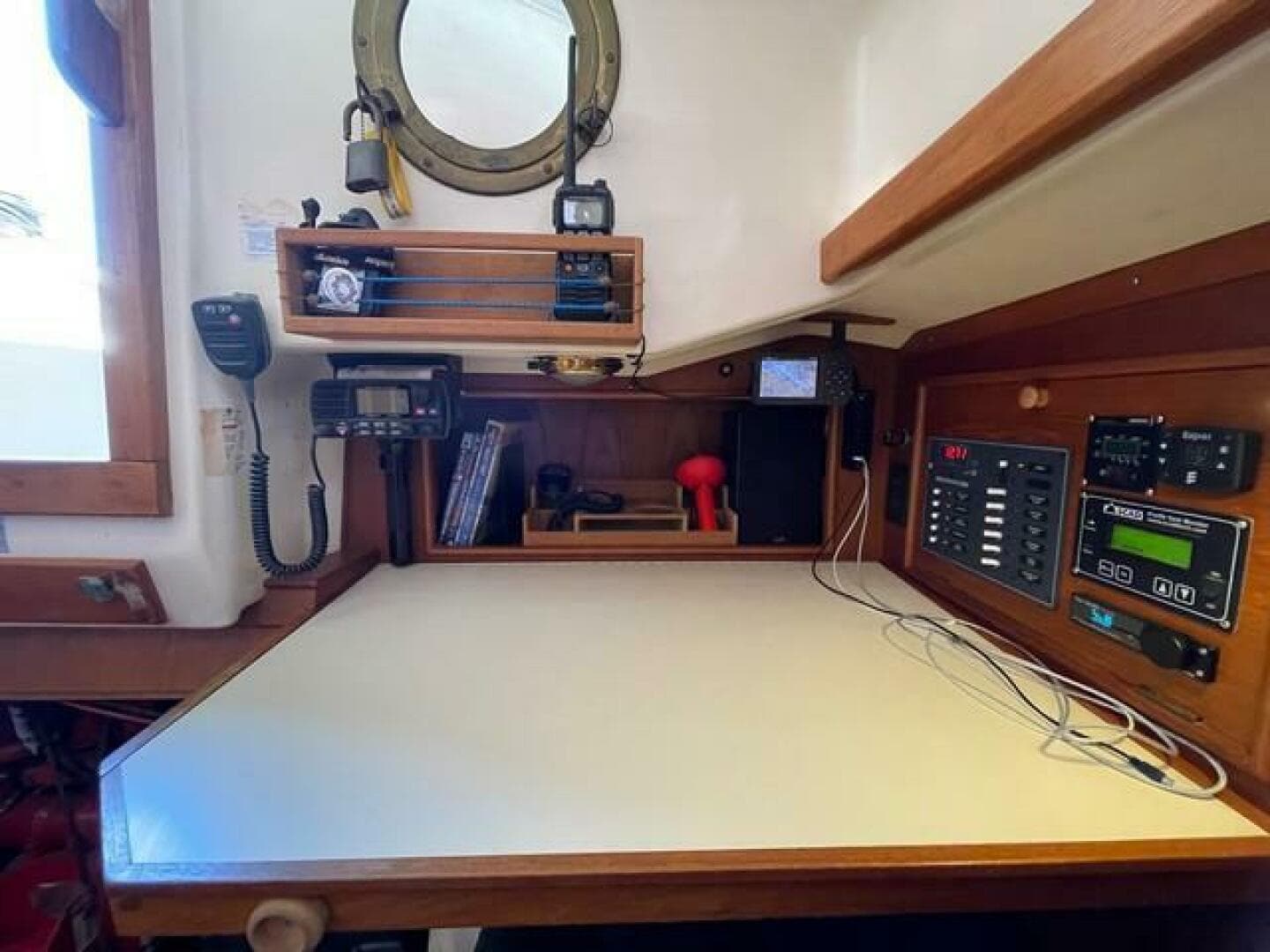 1986 Hinterhoeller Nonsuch 30 Ultra