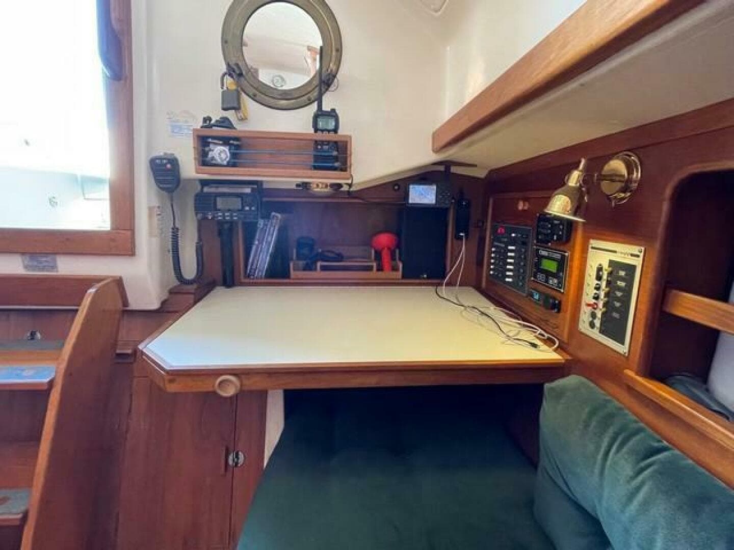 1986 Hinterhoeller Nonsuch 30 Ultra