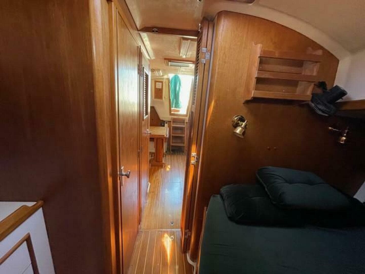 1986 Hinterhoeller Nonsuch 30 Ultra
