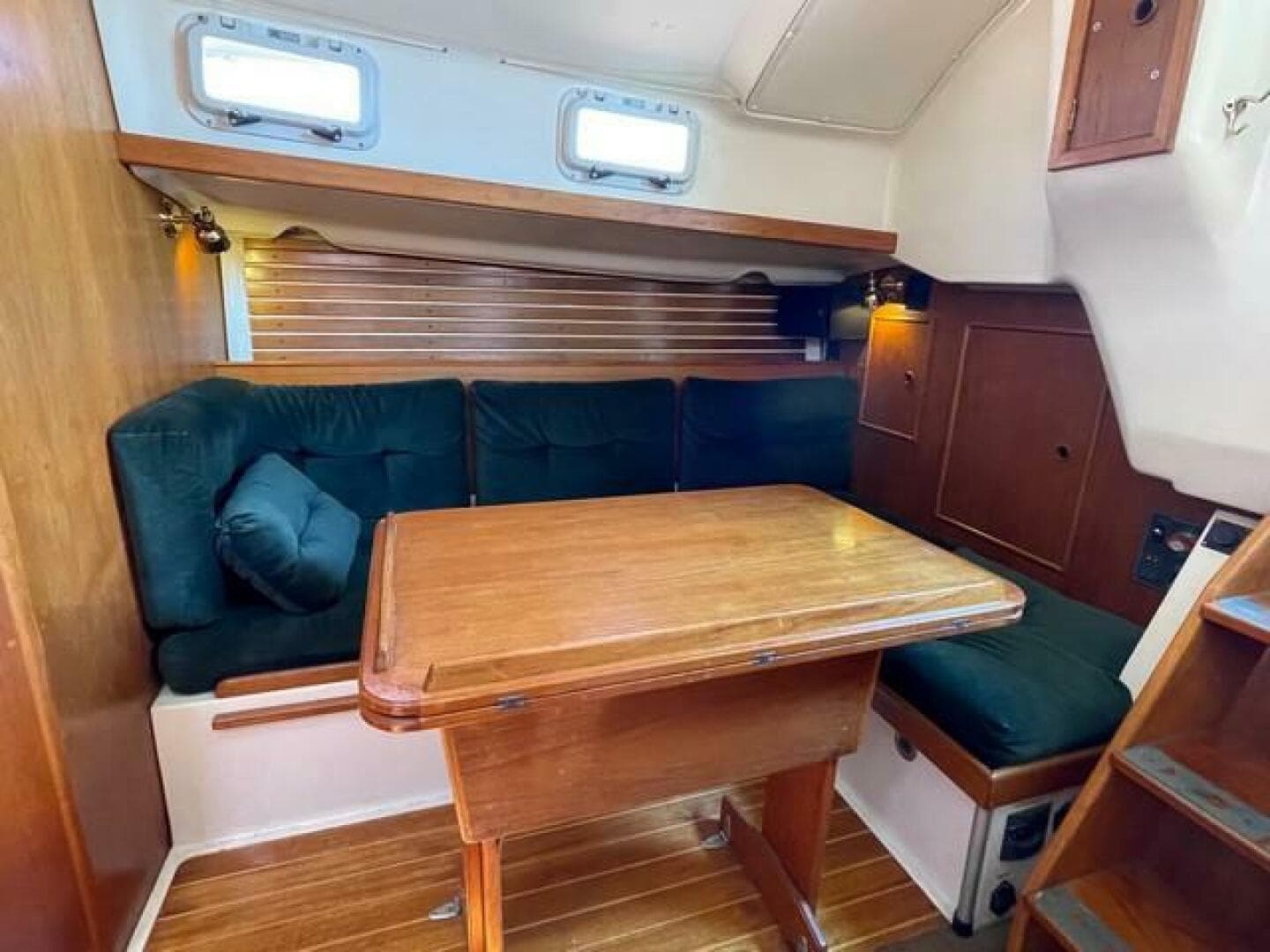 1986 Hinterhoeller Nonsuch 30 Ultra