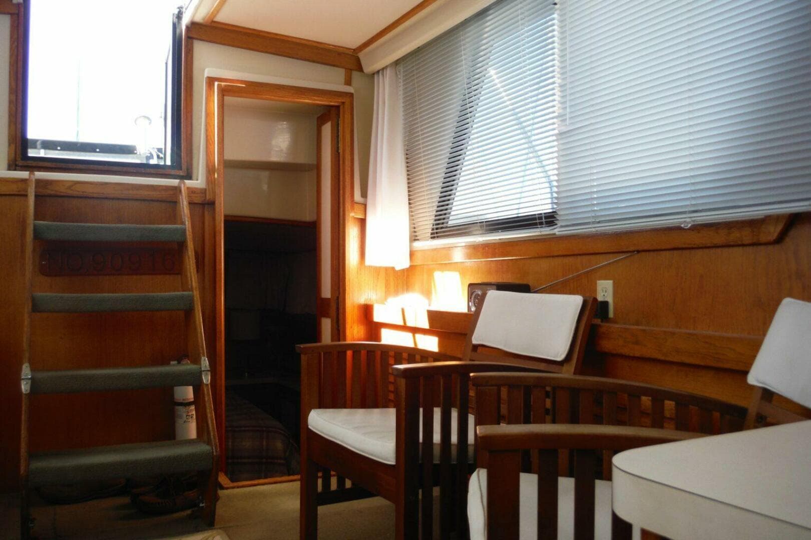 1987 Mainship Sundeck 36