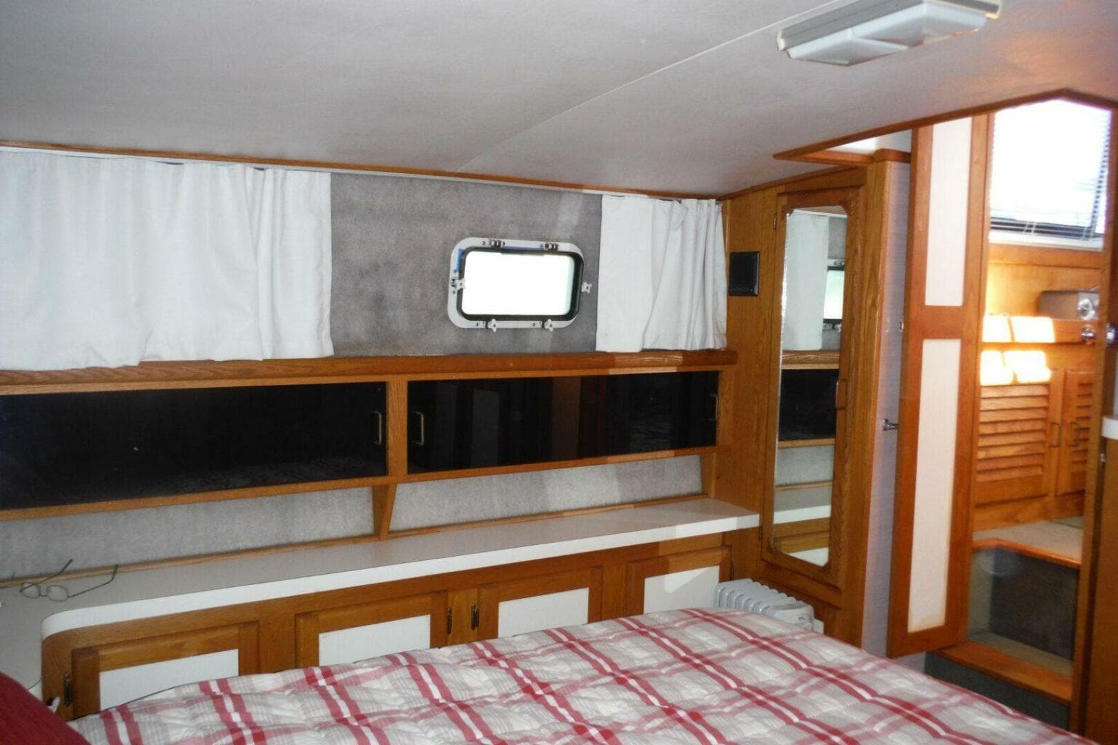 1987 Mainship Sundeck 36