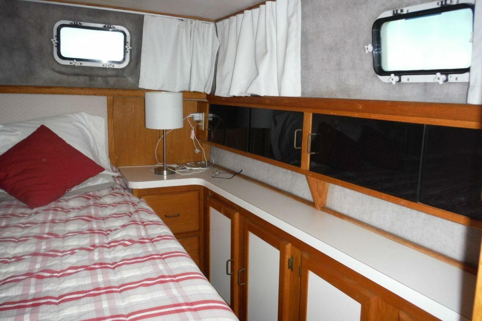 1987 Mainship Sundeck 36