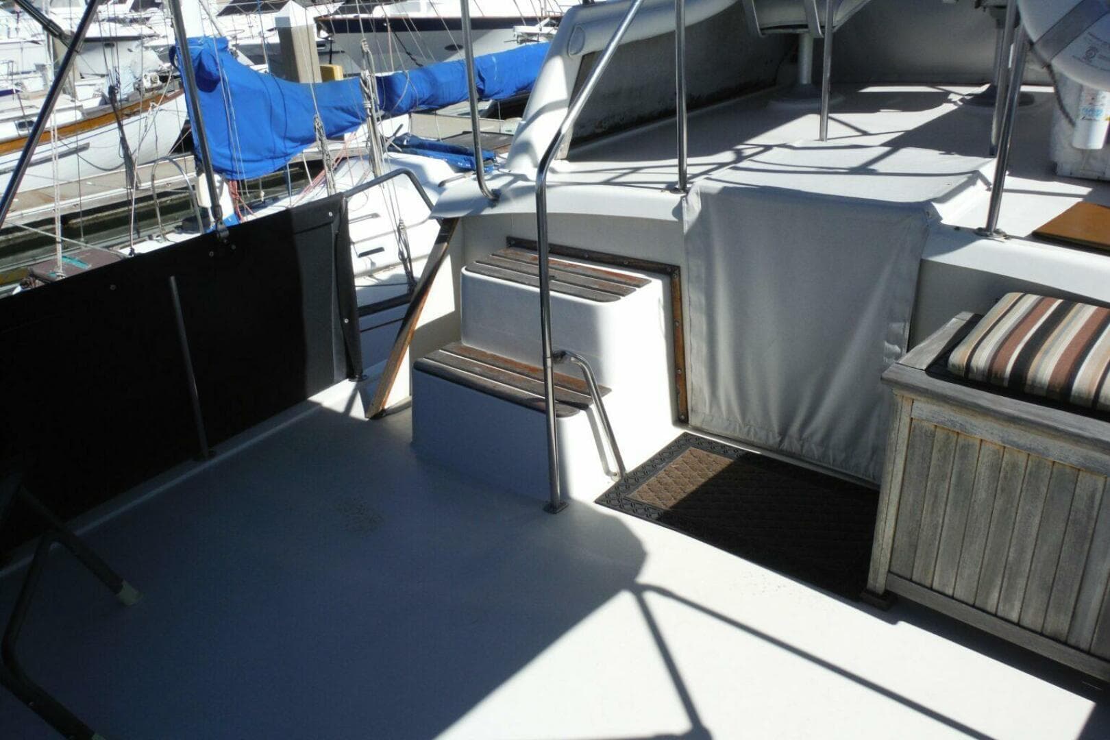 1987 Mainship Sundeck 36