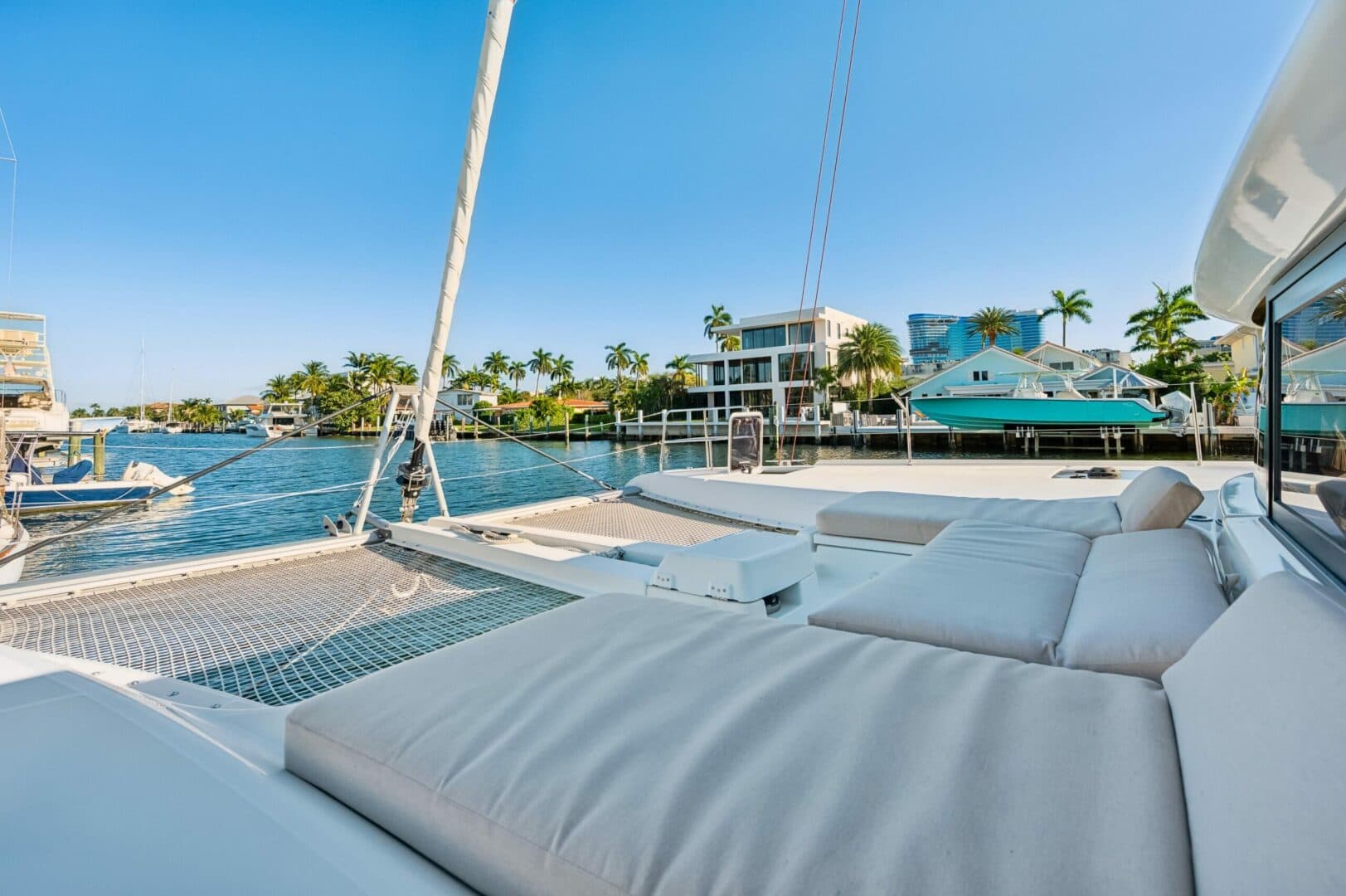 2022-lagoon-46-sail-9622944-20250220133908599-1_XLARGE.jpg