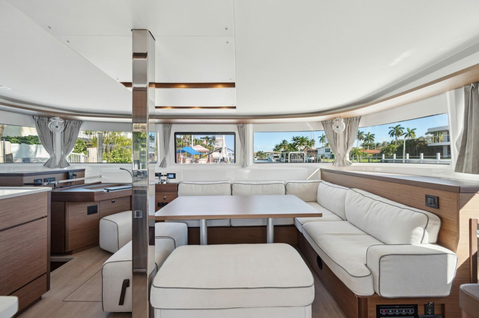 2022-lagoon-46-sail-9622944-20250220133514321-1_XLARGE.jpg