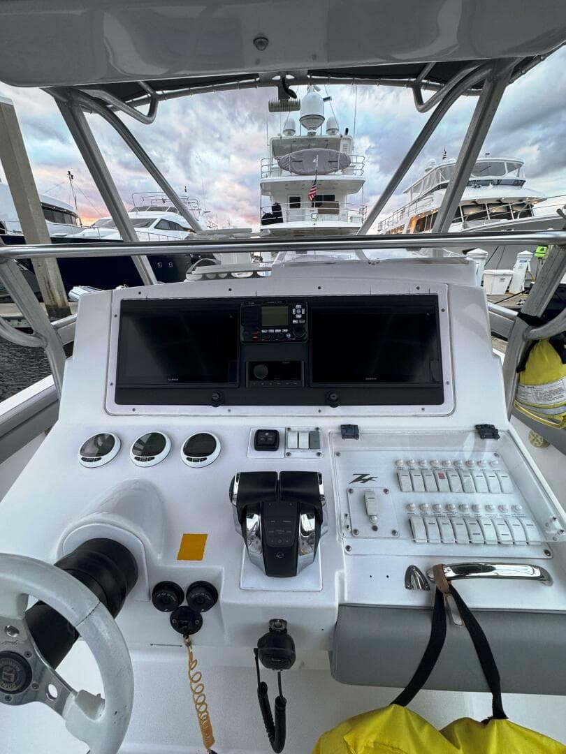 2004 Donzi 35 ZF Cuddy