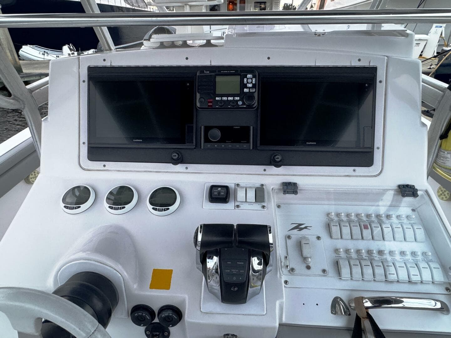 2004 Donzi 35 ZF Cuddy