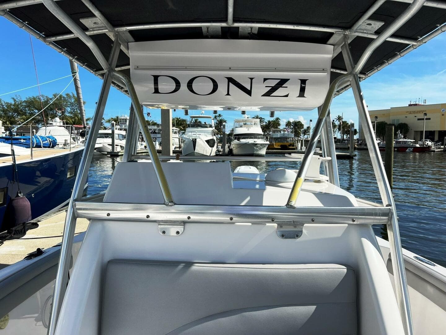 2004 Donzi 35 ZF Cuddy