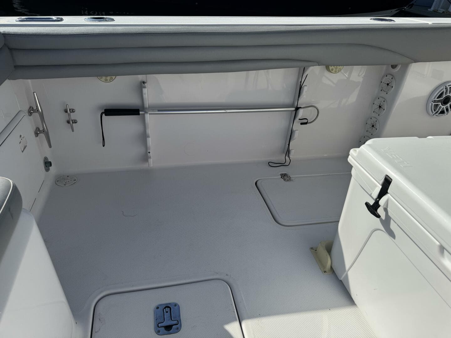 2004 Donzi 35 ZF Cuddy