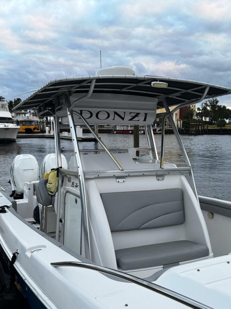 2004 Donzi 35 ZF Cuddy