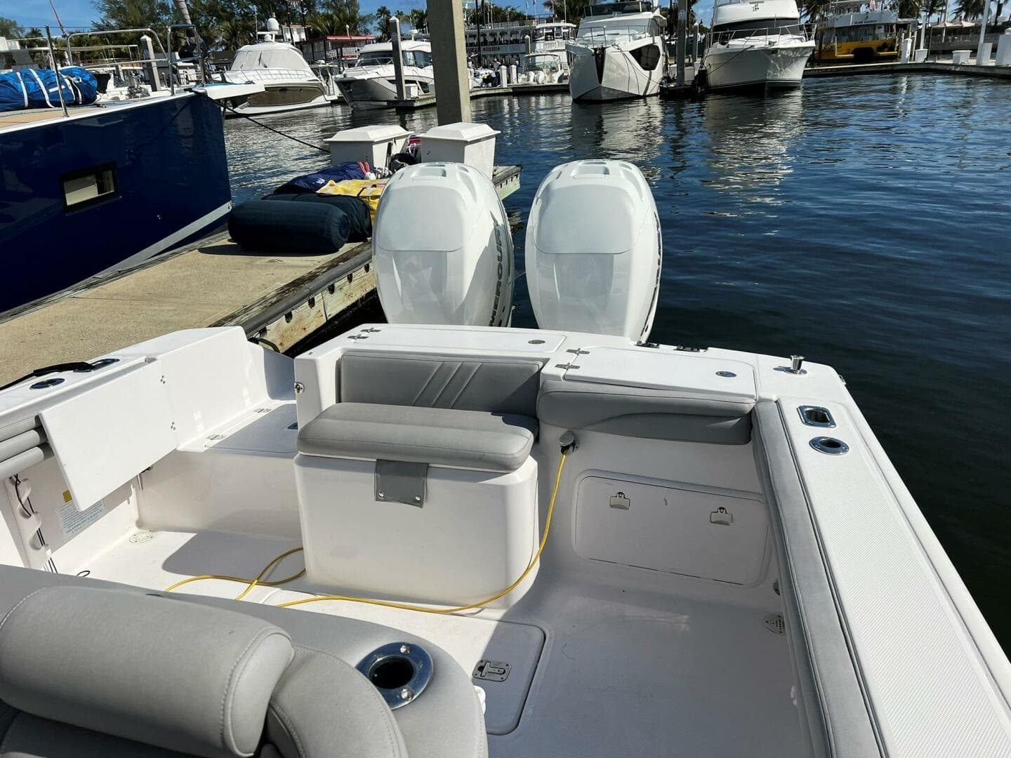 2004 Donzi 35 ZF Cuddy