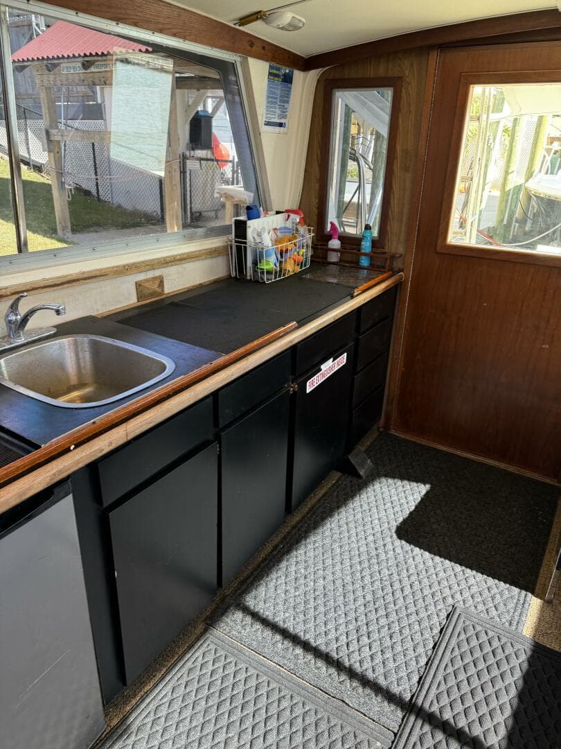 1983 Bertram 385 Convertible Cast Off II