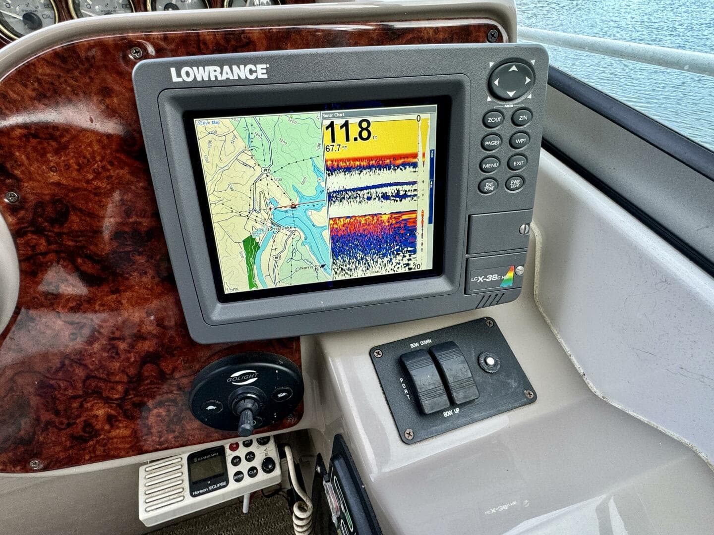 2004 Four Winns Vista 288