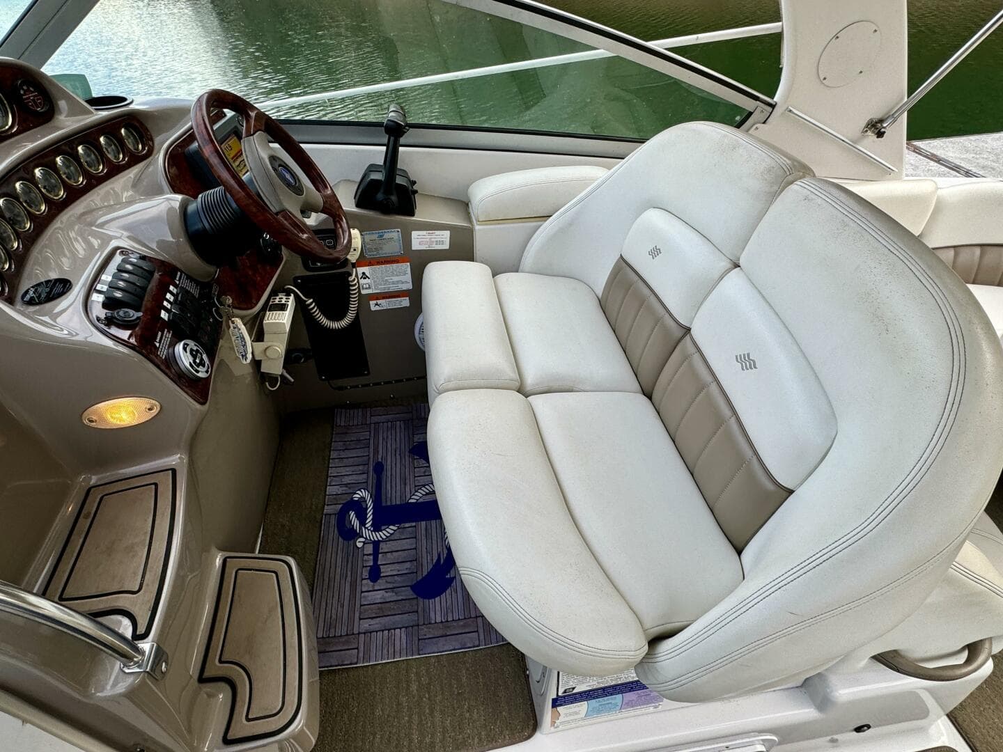 2004 Four Winns Vista 288