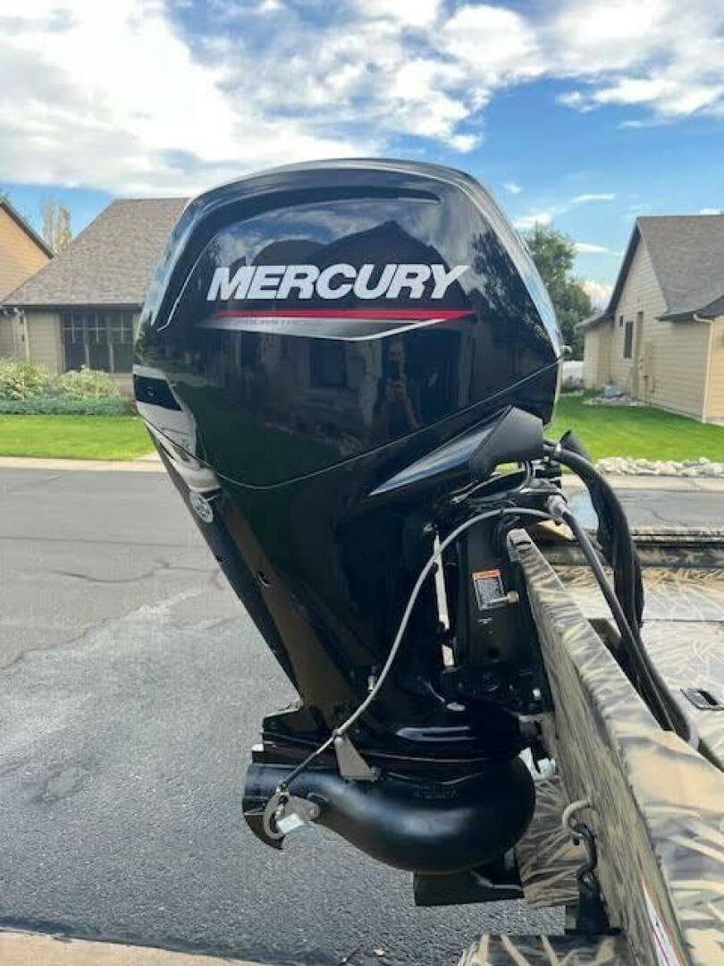 2023 Lowe Roughneck 1860