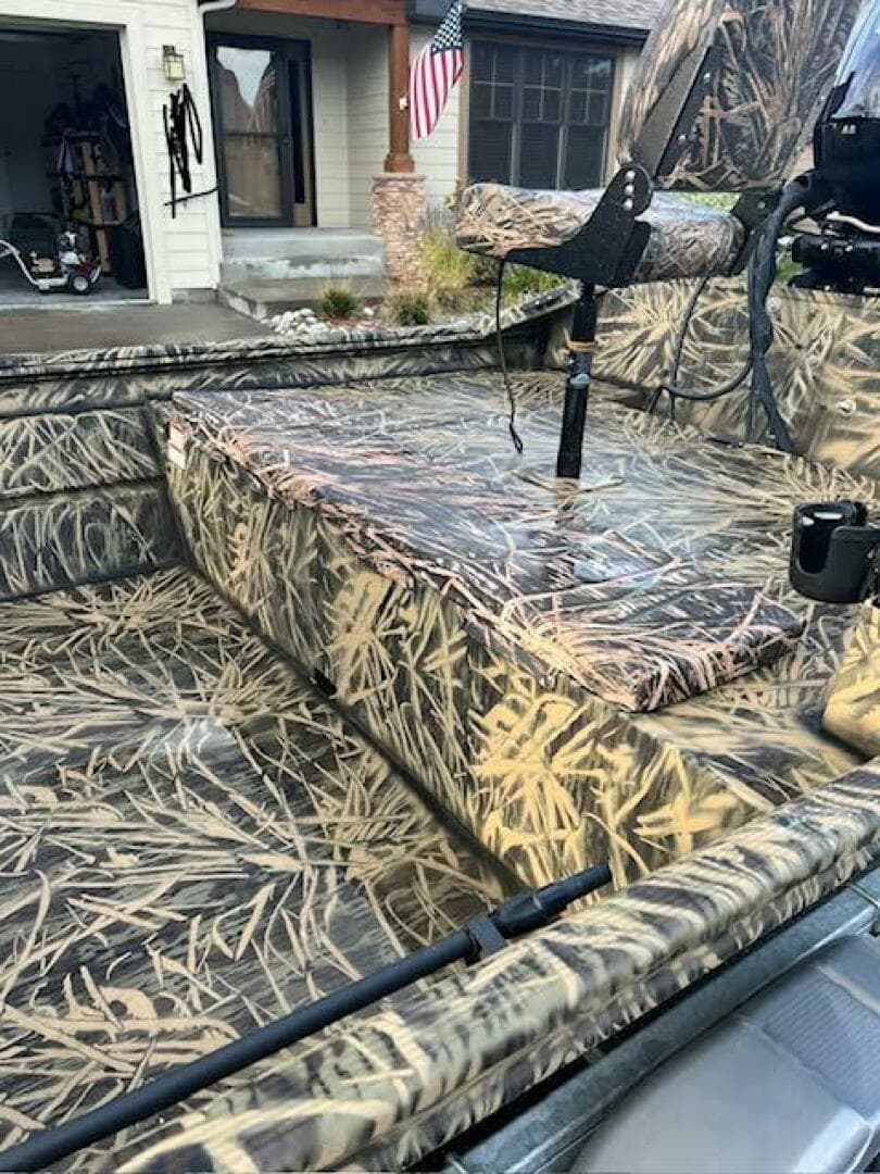 2023 Lowe Roughneck 1860