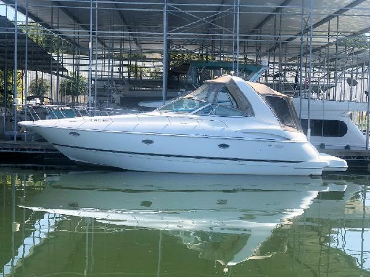 2001 Cruisers Yachts 3672 Express