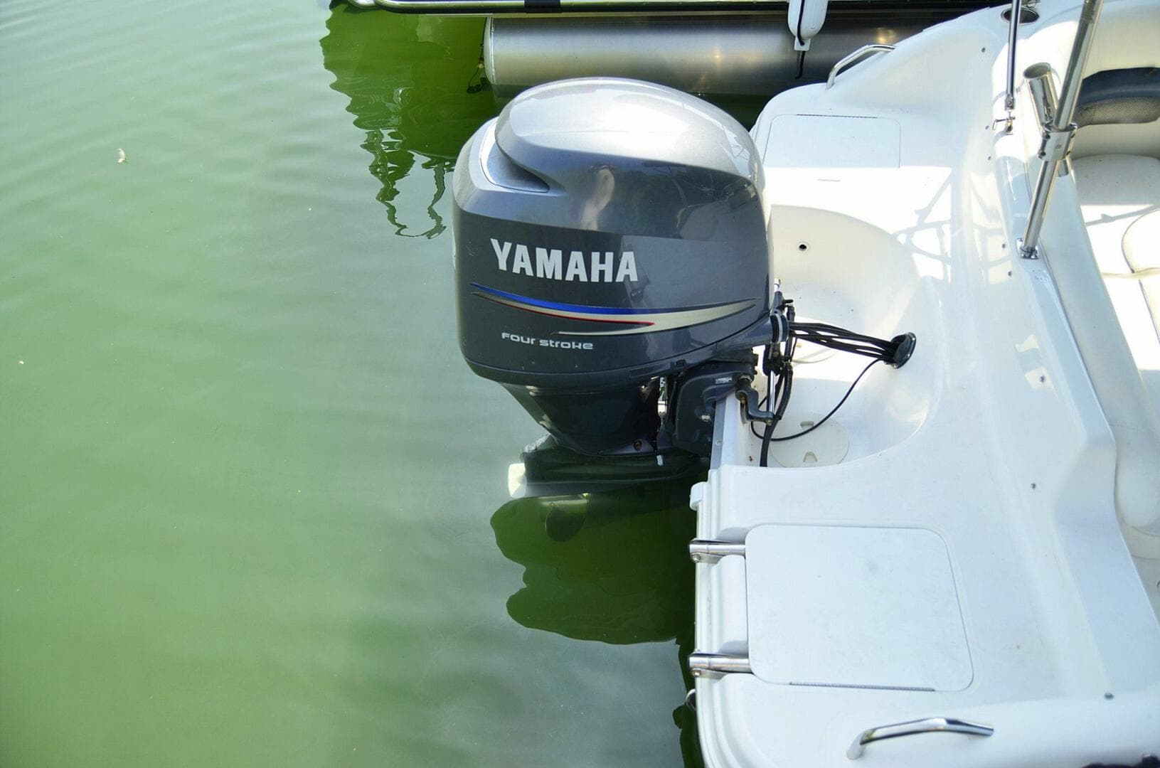 2011 Hurricane SunDeck 217 OB