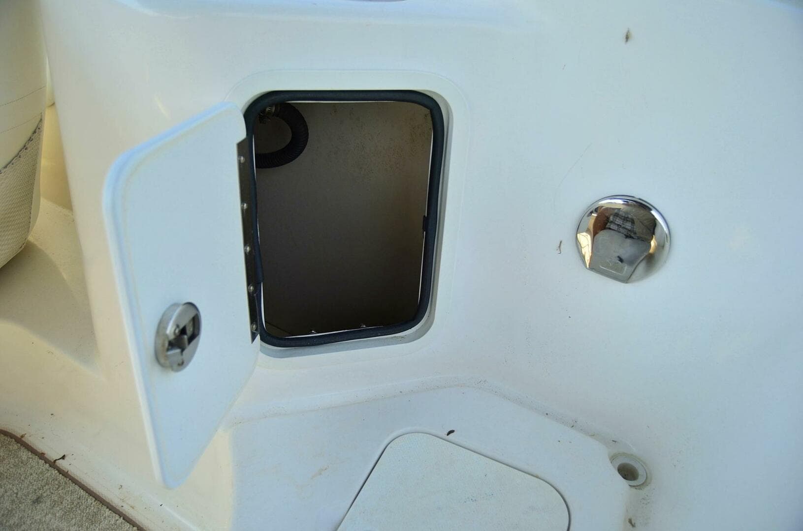 2011 Hurricane SunDeck 217 OB