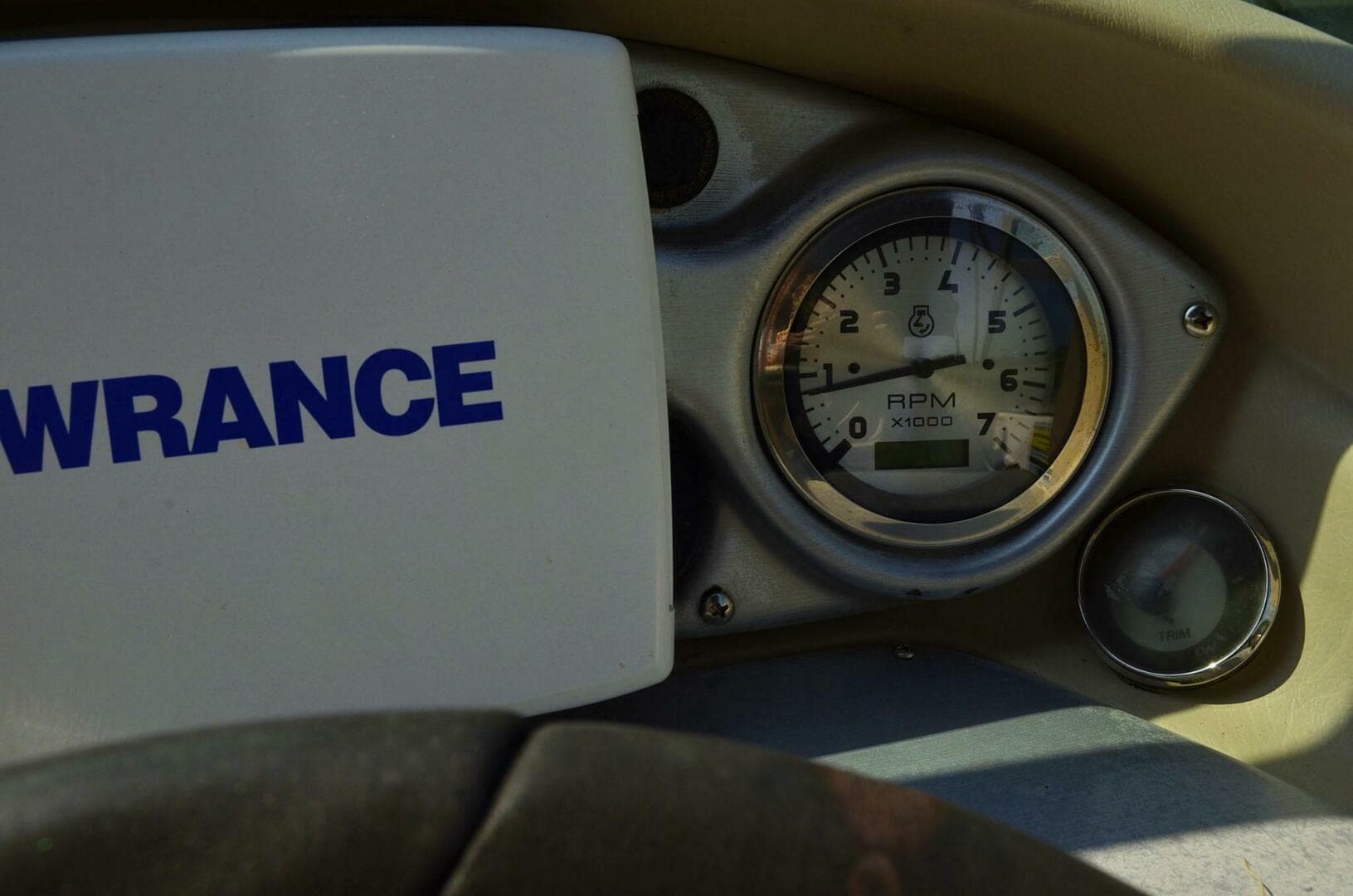 2011 Hurricane SunDeck 217 OB