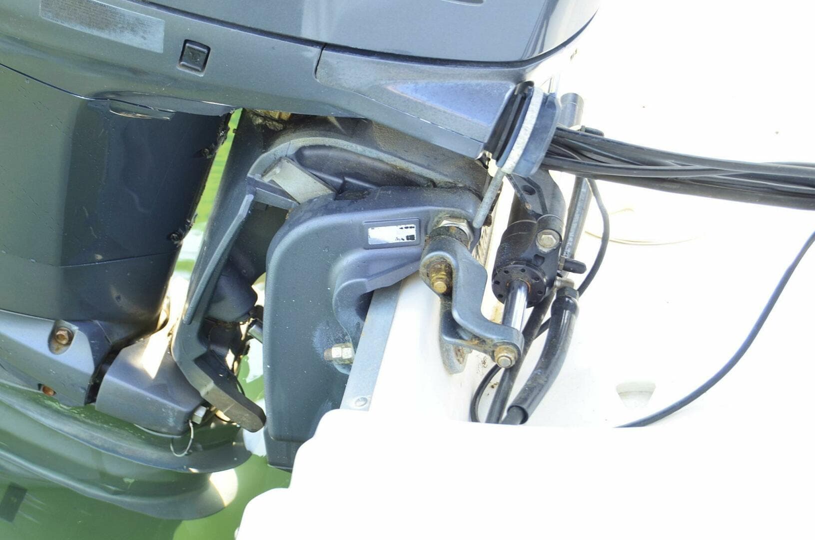 2011 Hurricane SunDeck 217 OB