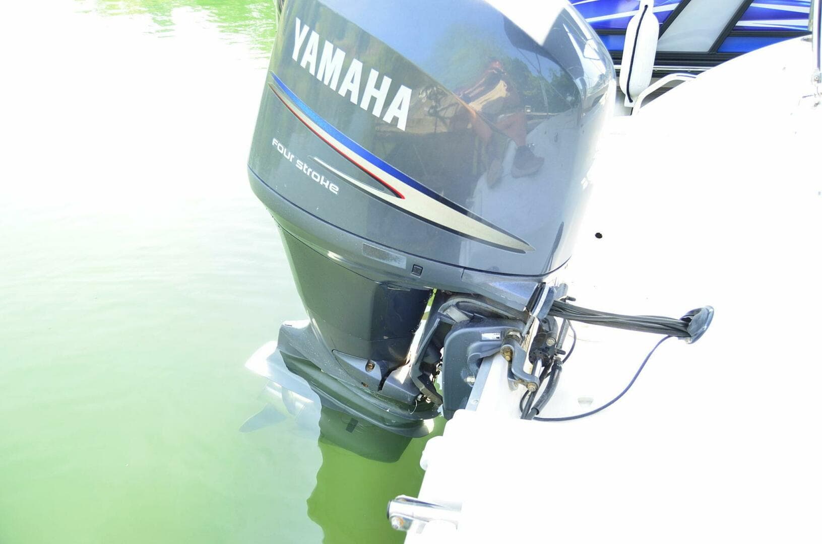 2011 Hurricane SunDeck 217 OB