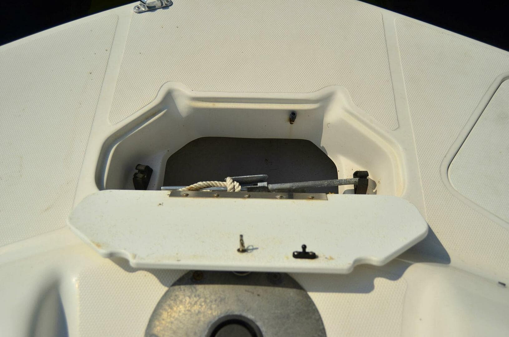 2011 Hurricane SunDeck 217 OB