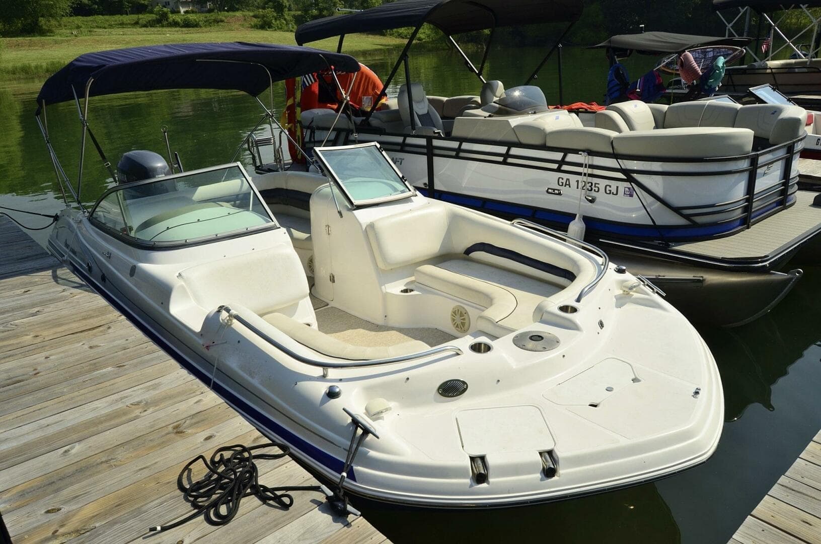 2011 Hurricane SunDeck 217 OB