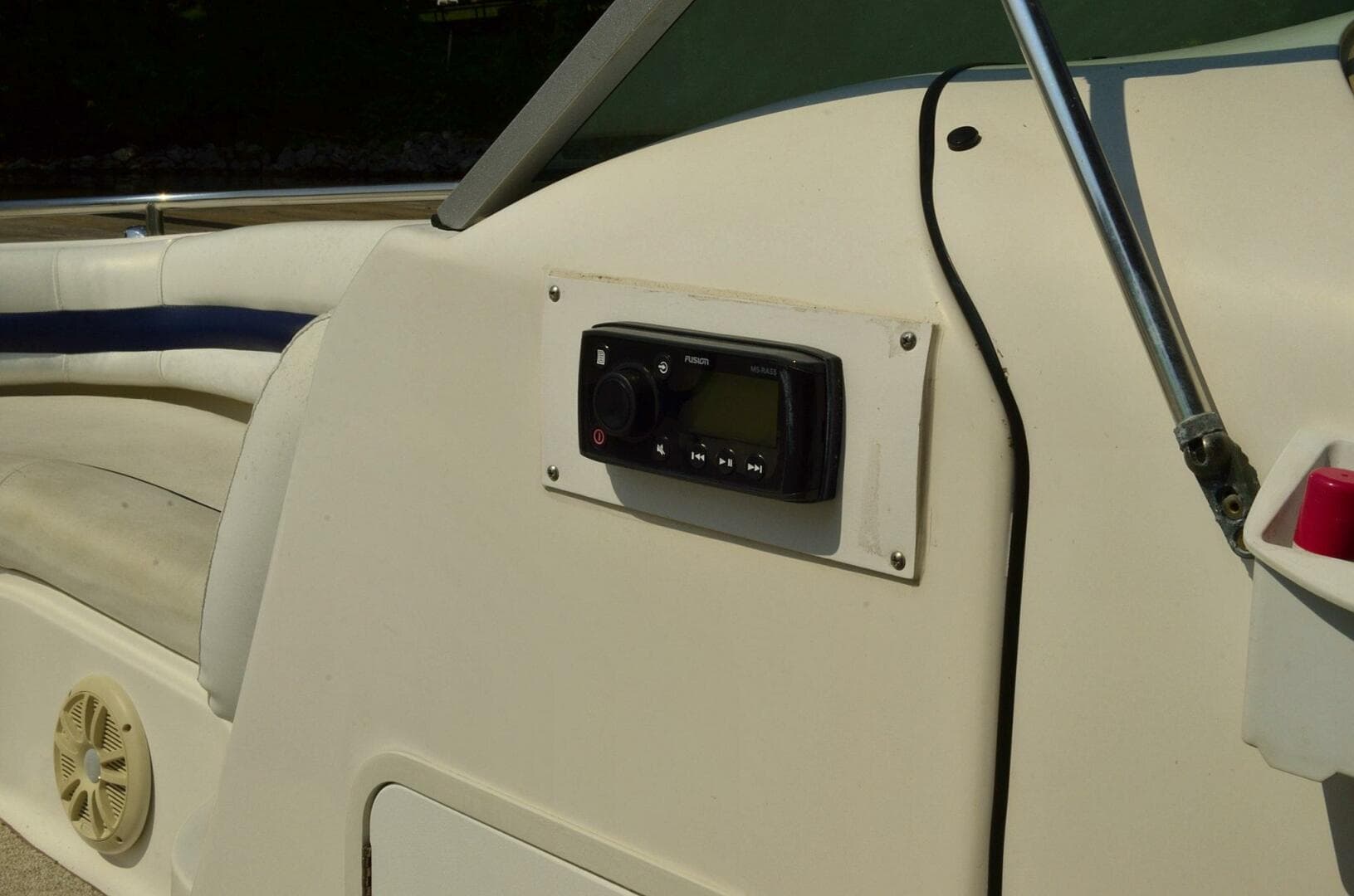 2011 Hurricane SunDeck 217 OB