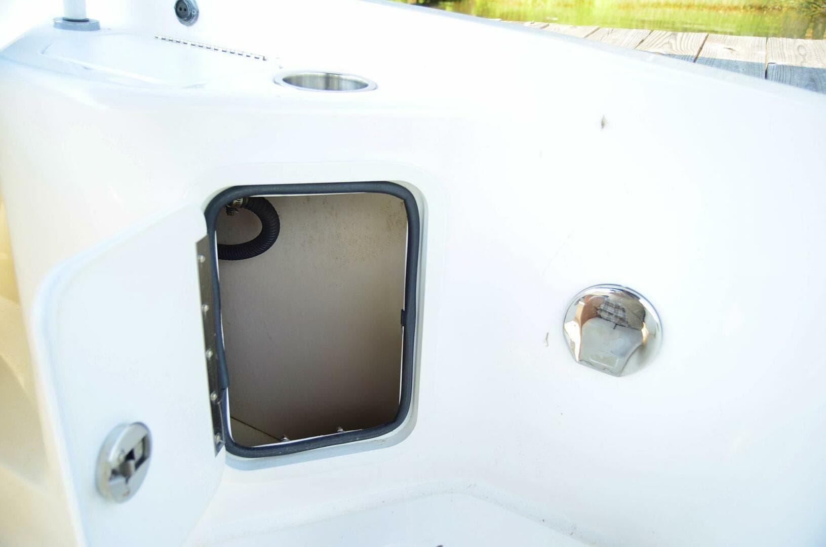 2011 Hurricane SunDeck 217 OB