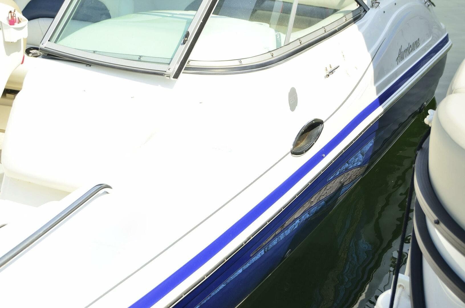 2011 Hurricane SunDeck 217 OB