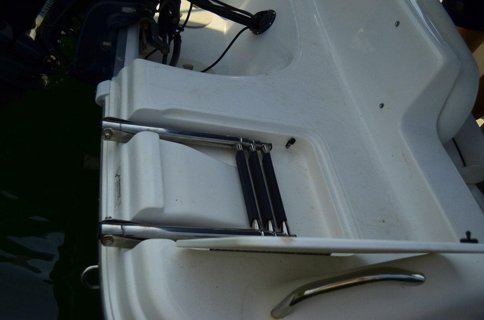 2011 Hurricane SunDeck 217 OB