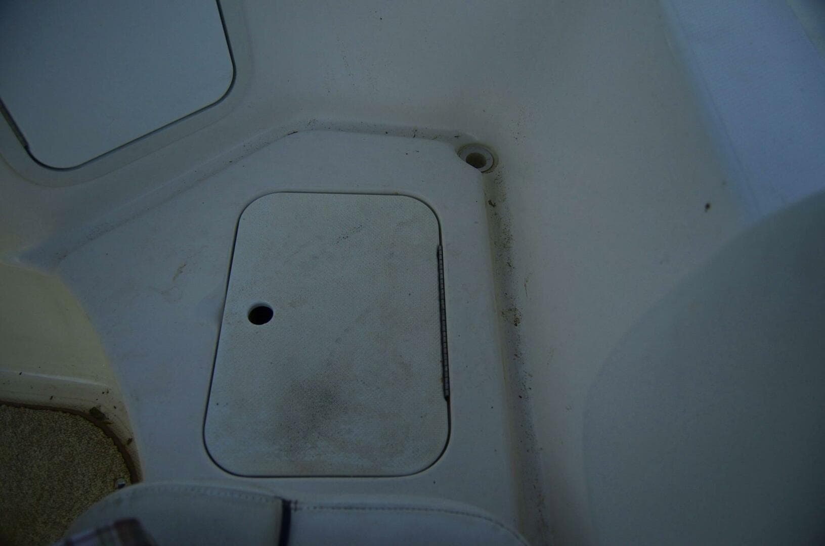 2011 Hurricane SunDeck 217 OB