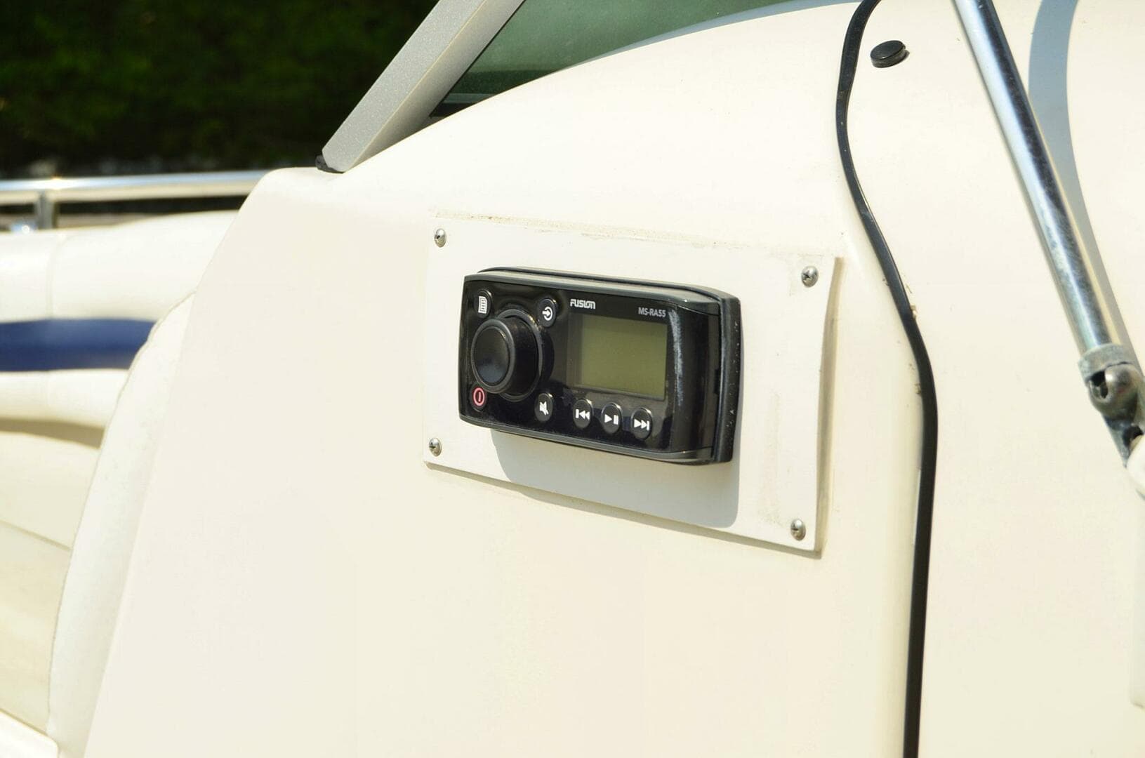 2011 Hurricane SunDeck 217 OB