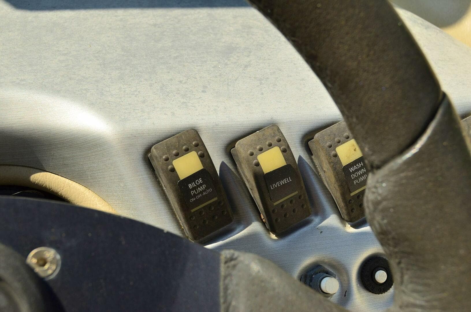 2011 Hurricane SunDeck 217 OB