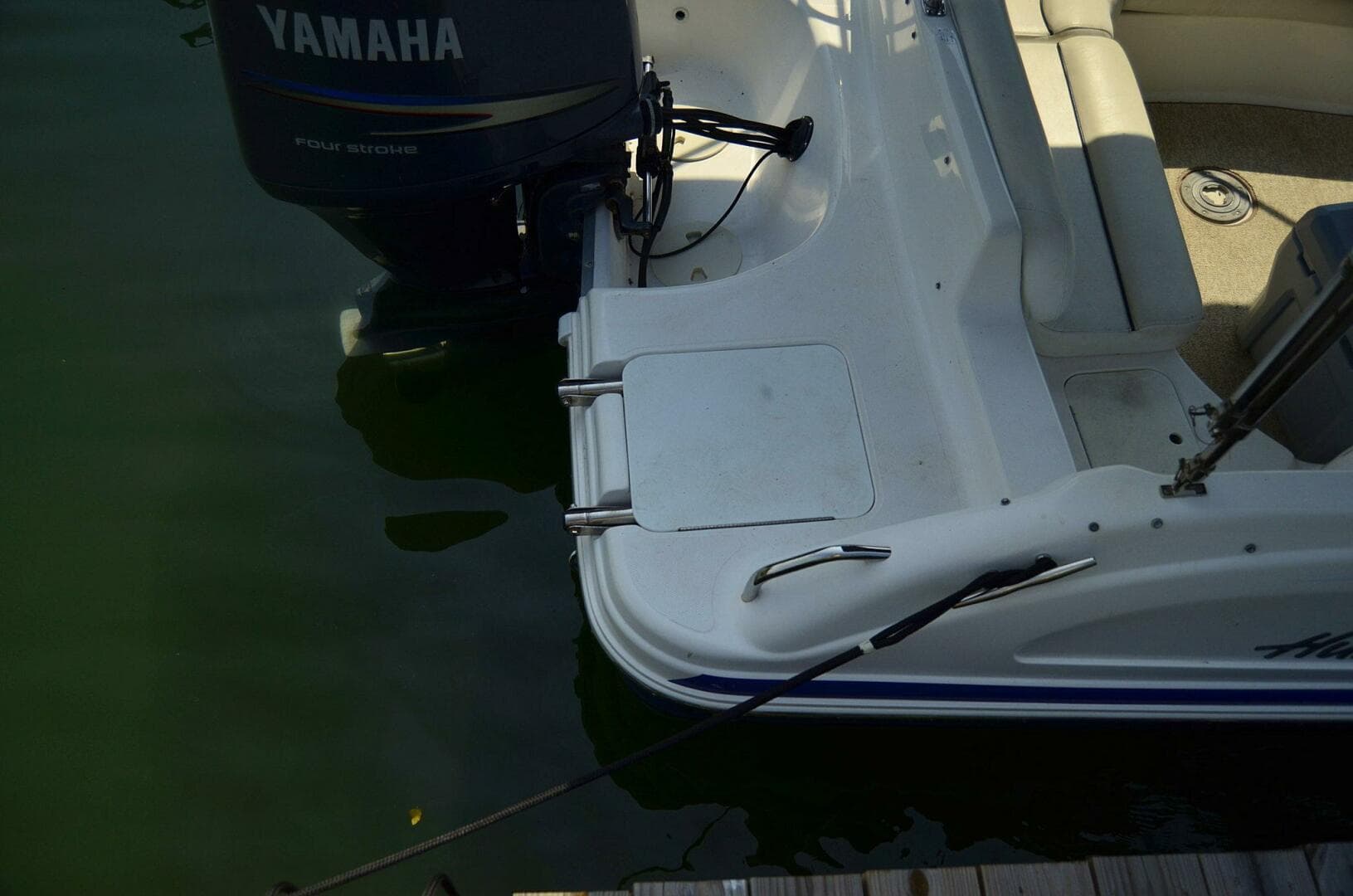 2011 Hurricane SunDeck 217 OB