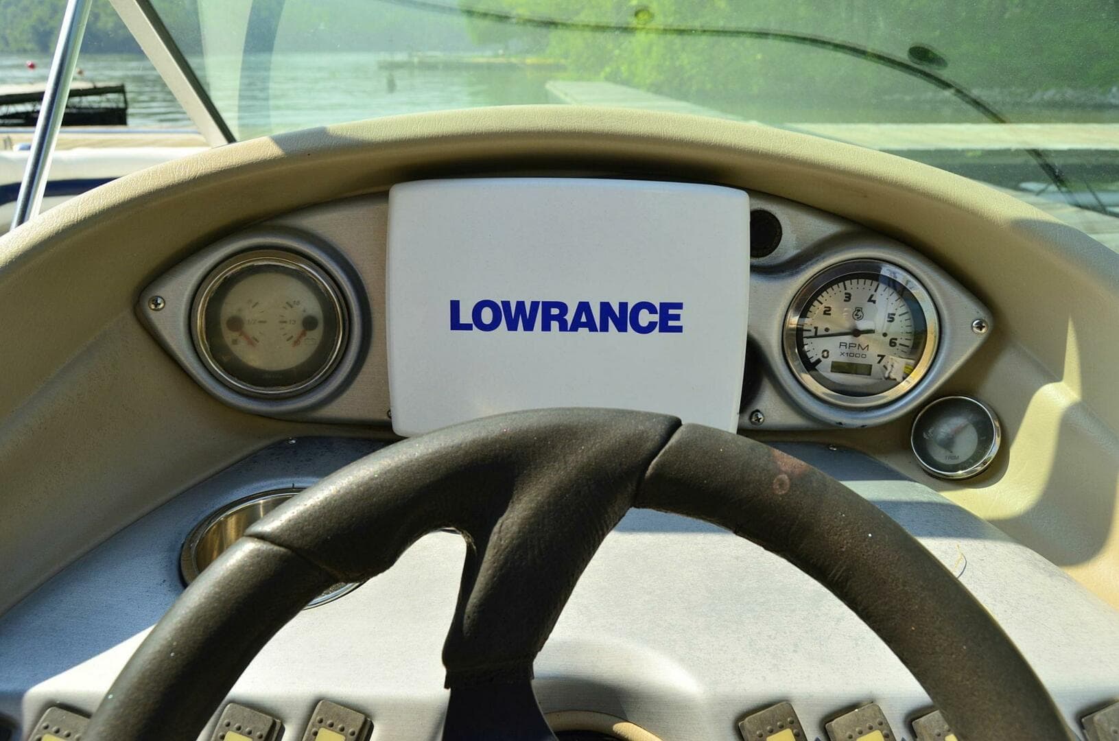 2011 Hurricane SunDeck 217 OB