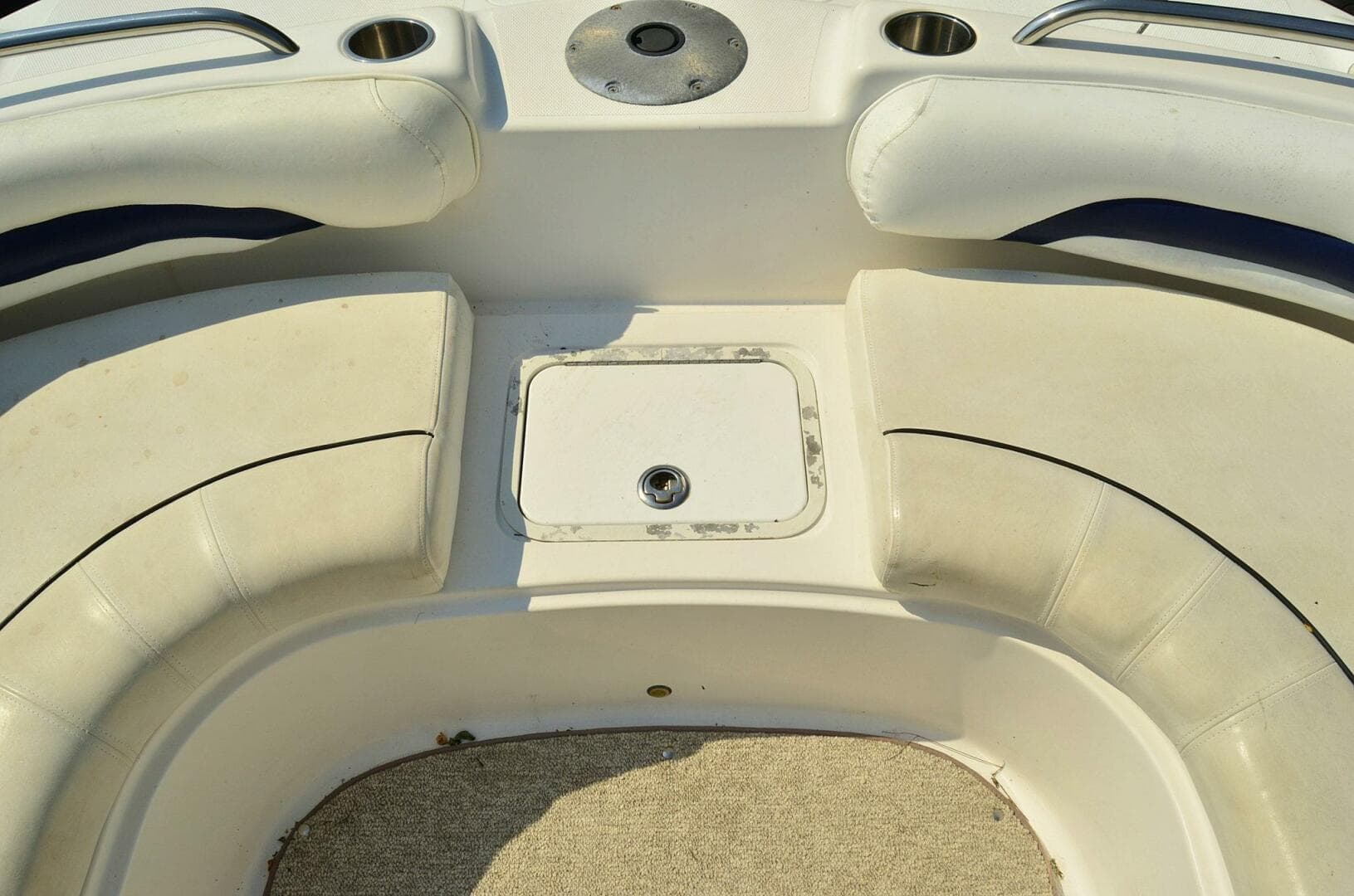 2011 Hurricane SunDeck 217 OB