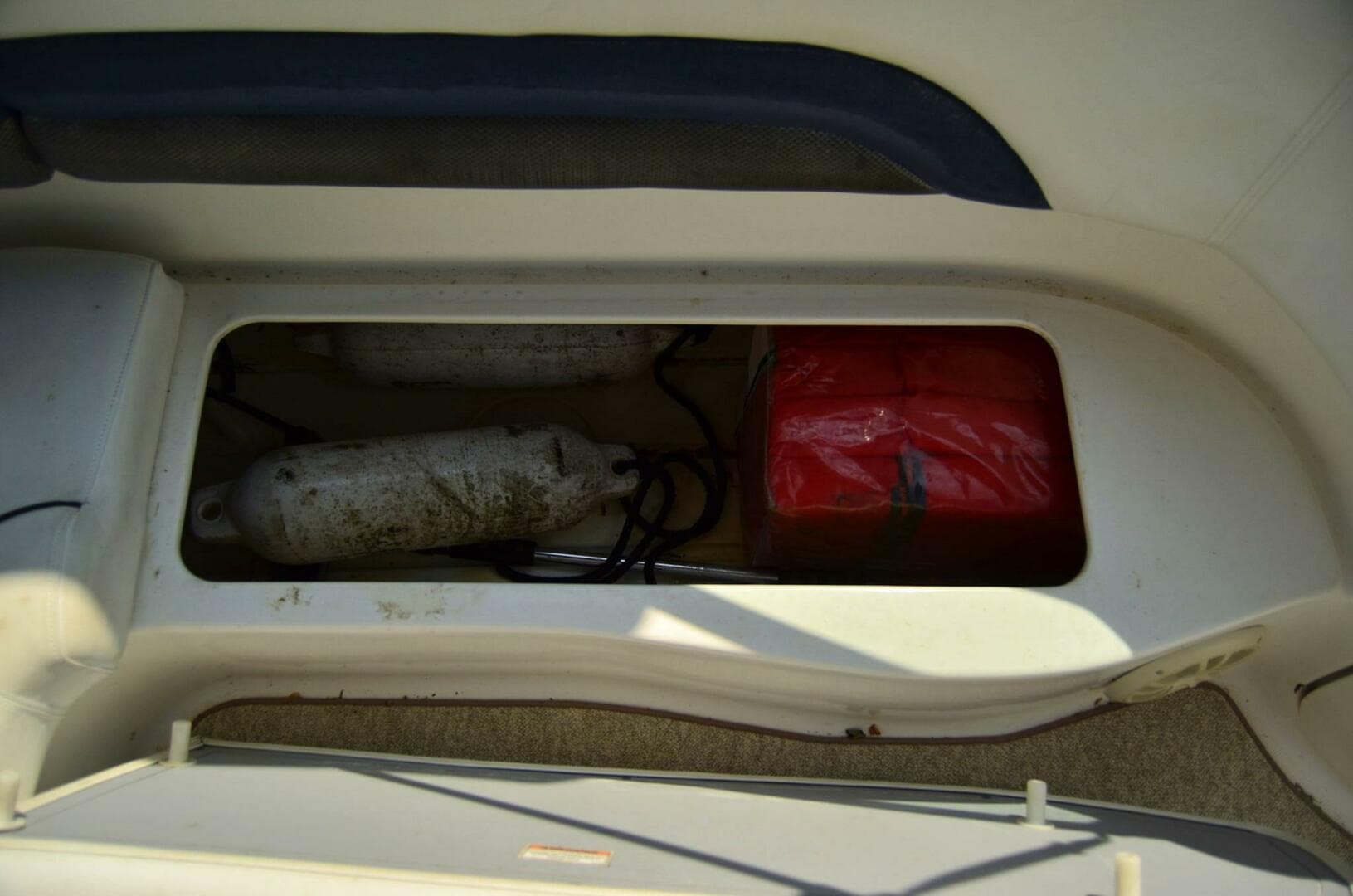 2011 Hurricane SunDeck 217 OB