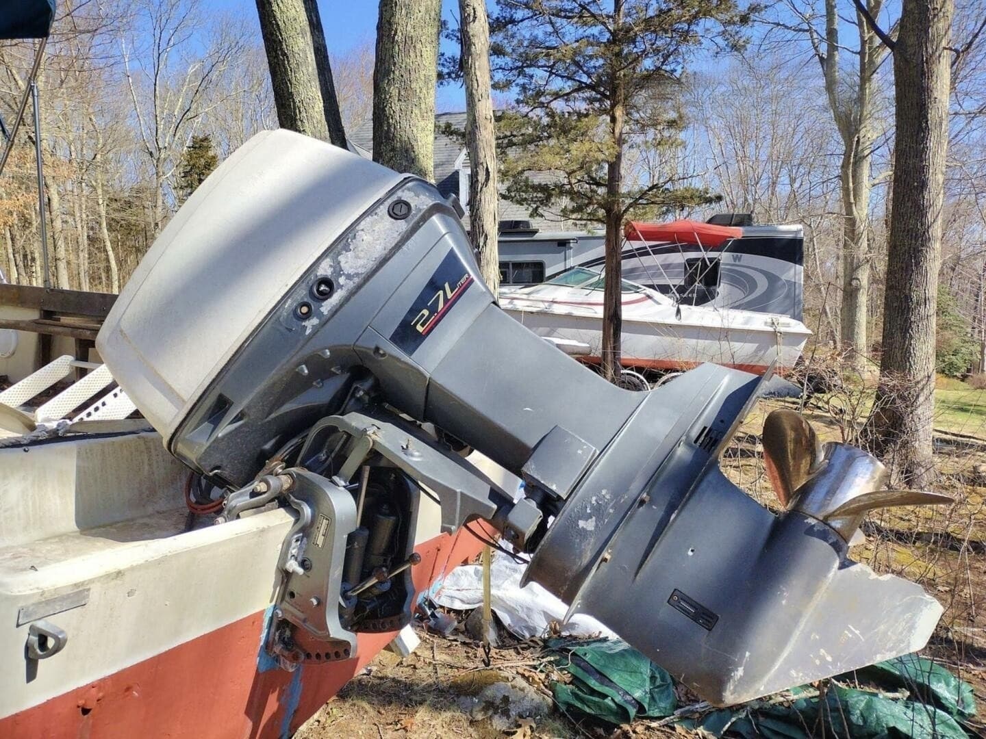 1983 Boston Whaler 25 Revenge